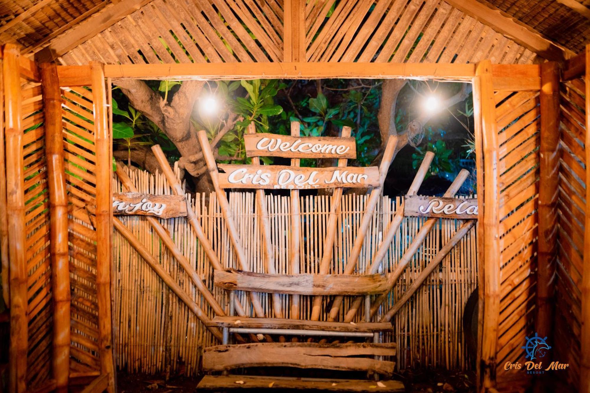 Cris Del Mar Resort Bolinao Kültér fotó