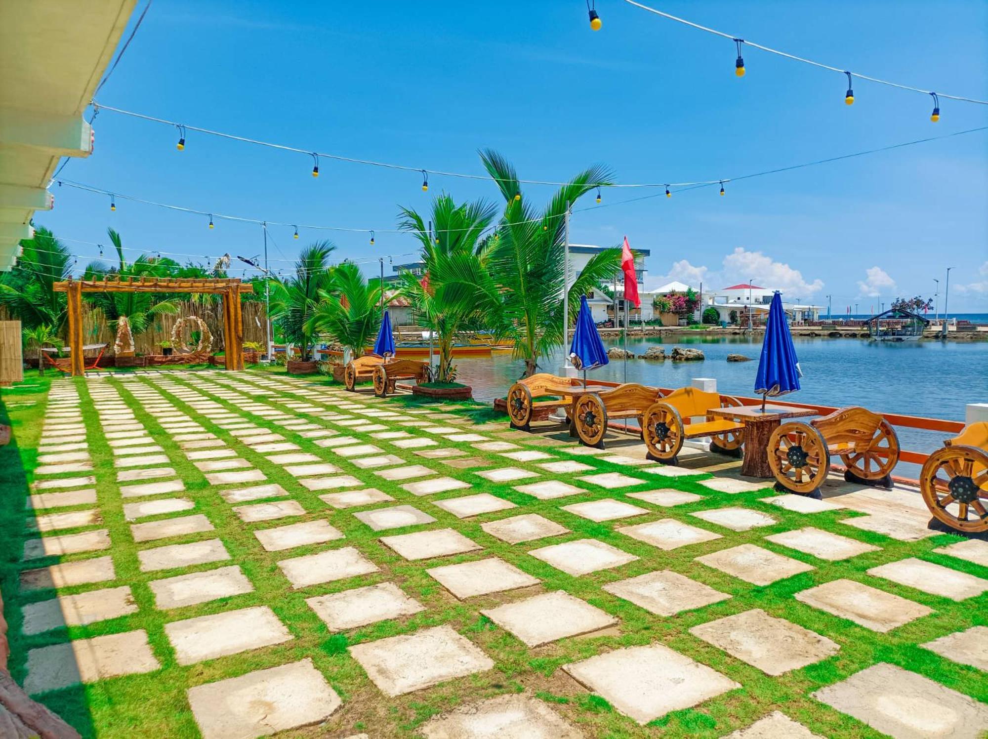 Cris Del Mar Resort Bolinao Kültér fotó