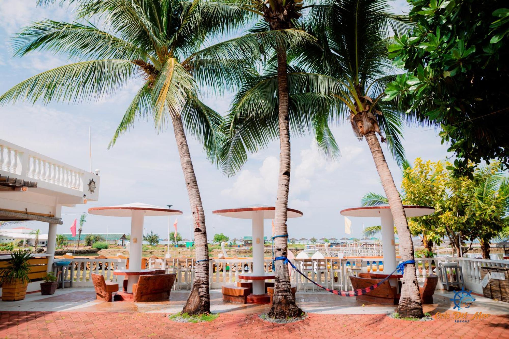 Cris Del Mar Resort Bolinao Kültér fotó